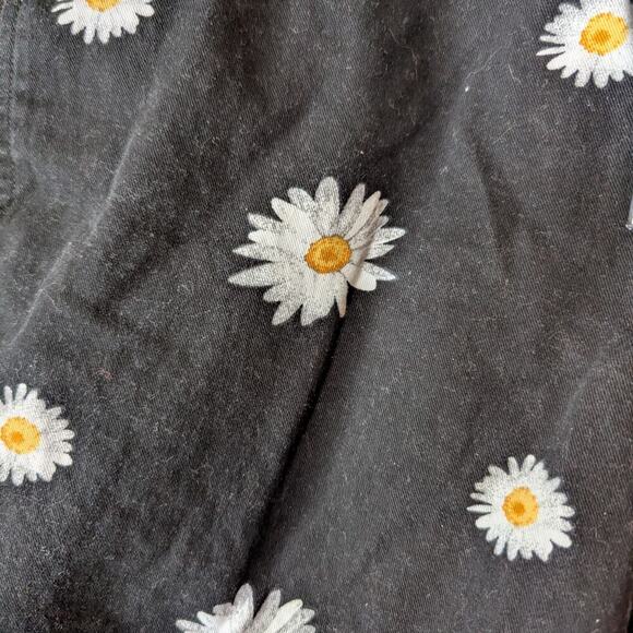 Black Shorts with Daisy Print - Picture 2 of 8
